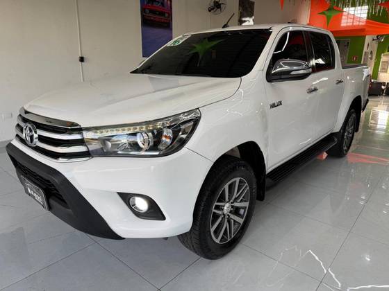 TOYOTA HILUX 2.8 SRX 4X4 CD 16V DIESEL 4P AUTOMÁTICO TOYOTA HILUX 2.8 SRX 4X4 CD 16V DIESEL 4P AUTOMÁTICO